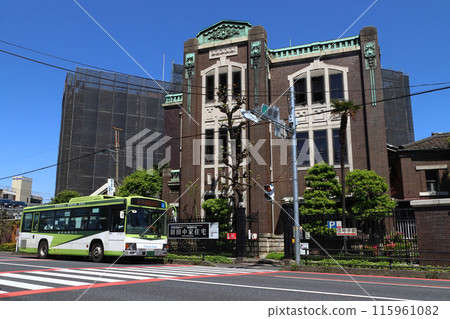 Former Tanaka Family Residence and Kokusai Kogyo Bus (Kawaguchi City, Saitama Prefecture) 115961082