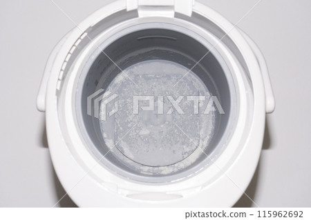 Remove limescale and limescale from heated and steam humidifiers Remove limescale and limescale from heated and steam humidifiers 115962692