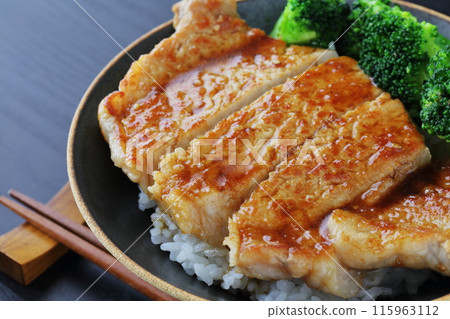 Pork steak bowl on rice 115963112