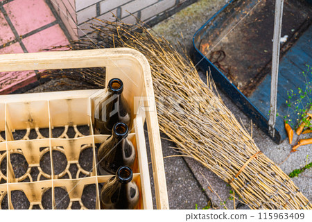 A scene from the entertainment district in the morning 115963409