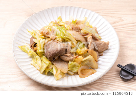 Pork and cabbage stir-fried with miso 115964513