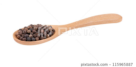 Black pepper corns in wood spoon isolated on white background 115965887