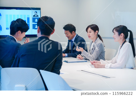 Business people having a remote meeting in the office 115966222