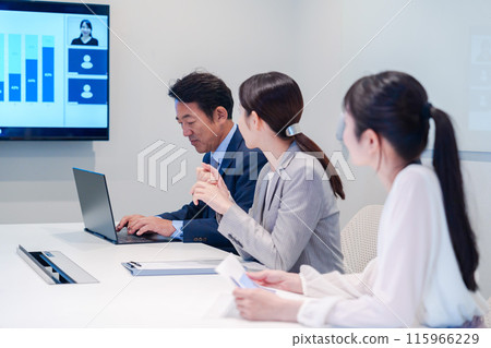 Business people having a remote meeting in the office 115966229