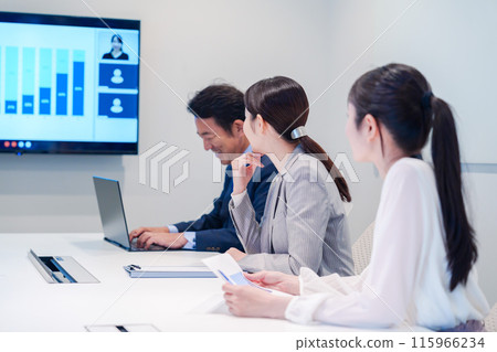 Business people having a remote meeting in the office 115966234