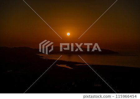 從金風山頂看到的夕陽景色 從金風山頂看到的夕陽景色 115966454