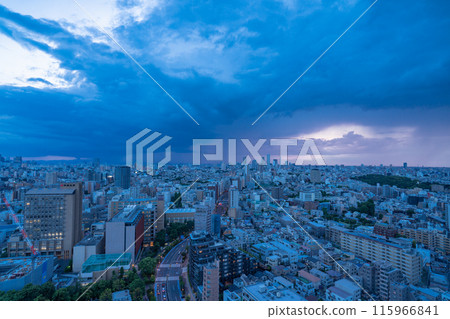 Tokyo: Developing rain clouds and torrential rain 115966841