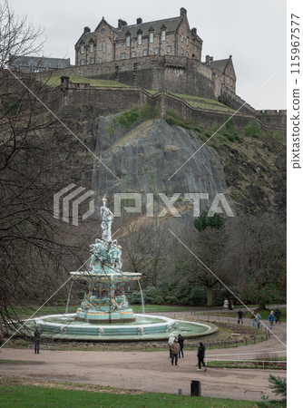 View of Ross Fountain with Edinburgh Castle at Princes Street Garden. 115967577