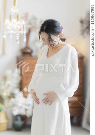 Maternity wedding image 115967993