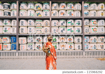 一個穿著和服的女人 115968292