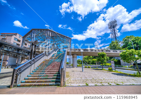 日本橫濱的城市景觀,橫濱市營地鐵中川站(第二名:東京都立大學橫濱校區)前的景色等 日本橫濱的城市景觀,橫濱市營地鐵中川站(第二名:東京都立大學橫濱校區)前的景色等 115968945