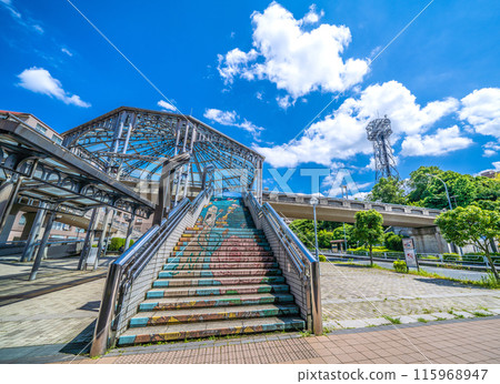 日本橫濱的城市景觀,橫濱市營地鐵中川站(第二名:東京都立大學橫濱校區)前的景色等 日本橫濱的城市景觀,橫濱市營地鐵中川站(第二名:東京都立大學橫濱校區)前的景色等 115968947