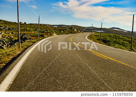 Road crossing Hardangervidda plateau, Norway Road crossing Hardangervidda plateau, Norway 115970050