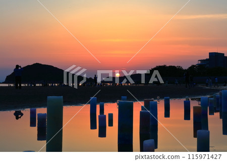 [Kagawa Prefecture] Chichibugahama Beach at Dusk (Seto Inland Sea Mirror) A tourist attraction known for its spectacular sunsets 115971427