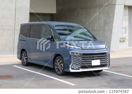 Minivan Minivan 115974387