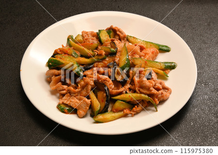 Stir-fried eggplant, cucumber, and pork with spicy miso 115975380