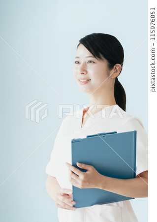 nurse young woman 115976051