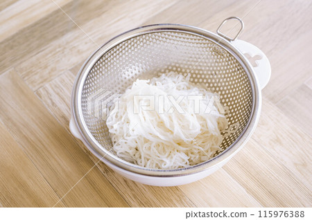 瀝乾水分的豆腐麵 115976388