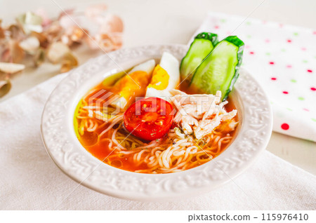 Gazpacho-style tofu noodles 115976410