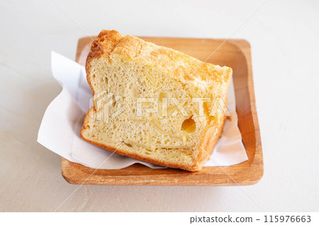 Apple chiffon cake 115976663