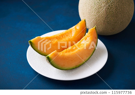 Sliced red flesh melon: Asahi melon from Hokkaido 115977736