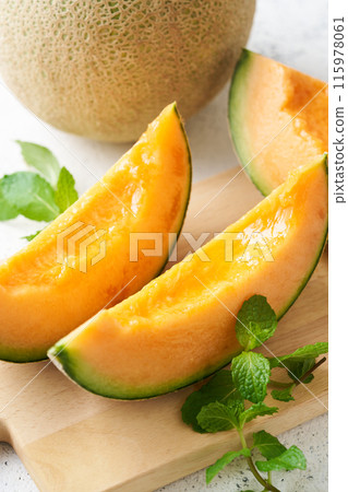 Sliced red flesh melon: Asahi melon from Hokkaido Sliced red flesh melon: Asahi melon from Hokkaido 115978061
