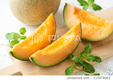 Sliced red flesh melon: Asahi melon from Hokkaido Sliced red flesh melon: Asahi melon from Hokkaido 115978062