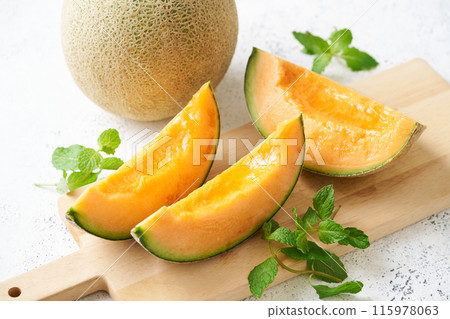 Sliced red flesh melon: Asahi melon from Hokkaido Sliced red flesh melon: Asahi melon from Hokkaido 115978063