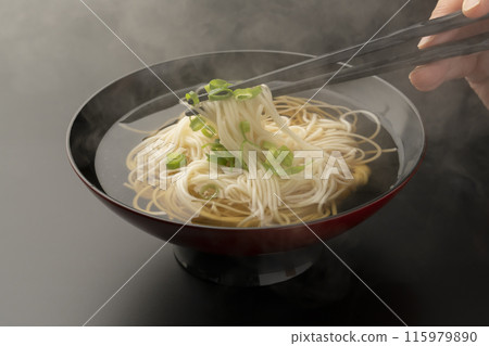 Put noodles in, Nyumen, Boiled noodles, Hashiage, Lift with chopsticks 115979890