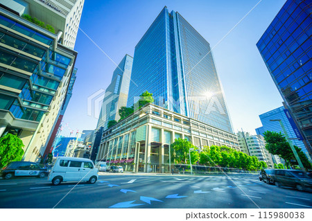 東京日本橋室町三丁目十字路口 115980038