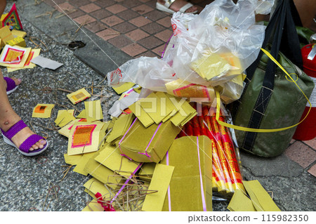 神供應惡魔紙錢，鬼紙，中國，宗教，中國鬼節，中國，宗教，中國鬼節，明紙， 115982350
