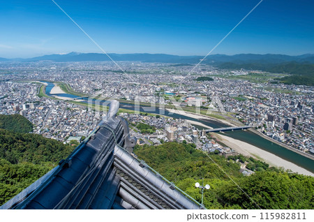 [Gifu Castle] A grand panorama from the castle tower observation deck 115982811