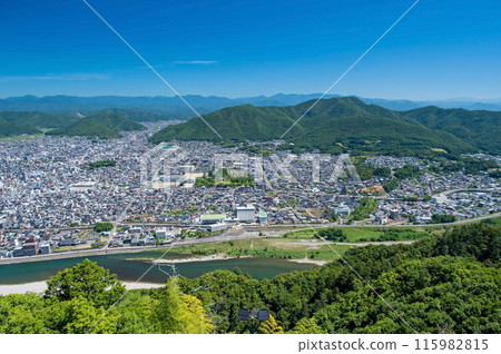 [Gifu Castle] A grand panorama from the castle tower observation deck 115982815