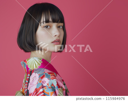 日本女性穿著華麗的和服看起來很好看 日本女性穿著華麗的和服看起來很好看 115984976