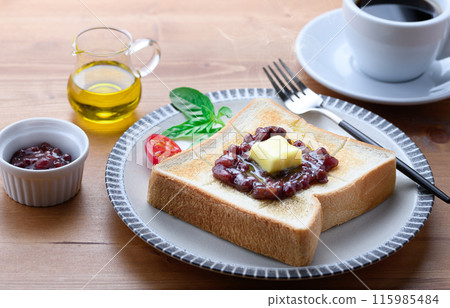 An butter toast 115985484