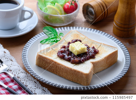 An butter toast 115985497