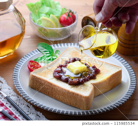 An butter toast An butter toast 115985534