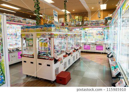 Ito-Yokado Kokuryo store, 3rd floor game center, many machines, summer, Chofu, Tokyo 115985910