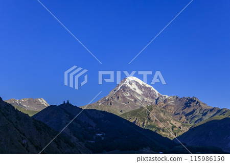 卡茲別克山和格爾蓋蒂三一教堂 115986150