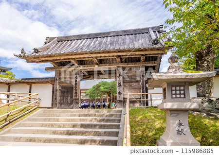 Chusonji Temple Main Hall - The central training center for the 17 temples within the temple. Most of the memorial services are held here. A special large temple. The head temple of the Tendai sect in the Tohoku region. Chusonji Temple Main Hall - The central training center for the 17 temples within the temple. Most of the memorial services are held here. A special large temple. The head temple of the Tendai sect in the Tohoku region. 115986885
