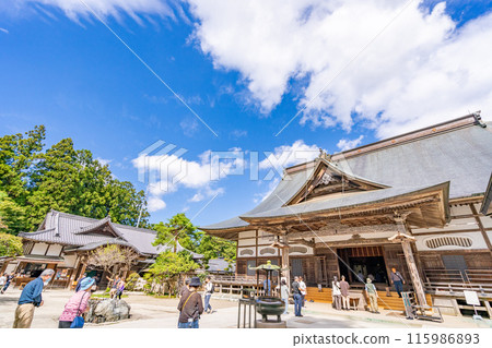 Chusonji Temple Main Hall - The central training center for the 17 temples within the temple. Most of the memorial services are held here. A special large temple. The head temple of the Tendai sect in the Tohoku region. 115986893