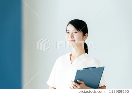 nurse young woman nurse young woman 115989990