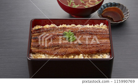 A luxurious Kansai-style grilled eel on rice A luxurious Kansai-style grilled eel on rice 115990769