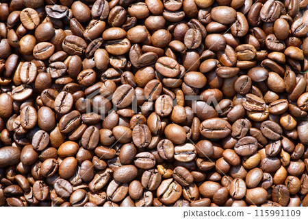 Roasted coffee beans background 115991109