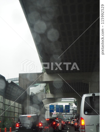 雨中駕駛 六月的雨路 雨中駕駛 六月的雨路 115992529