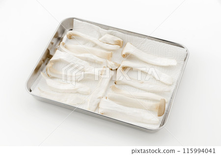 Dried king oyster mushrooms 115994041