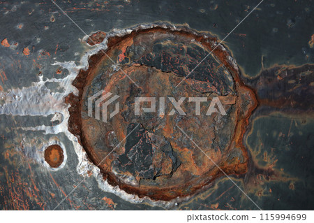 The striking "iron rust" (mooring post) 115994699