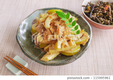 Stir-fried hachiku and pork with miso Stir-fried hachiku and pork with miso 115995961