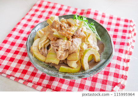 Stir-fried hachiku and pork with miso Stir-fried hachiku and pork with miso 115995964