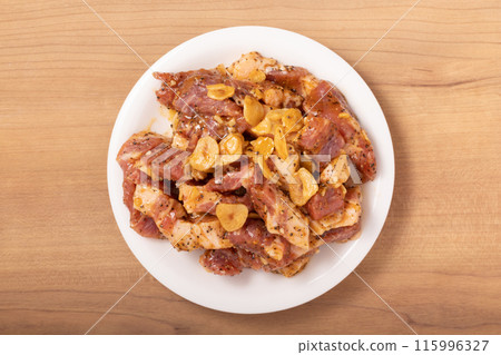 [Canadian] Seasoned pork shoulder loin for yakiniku (garlic pepper steak) 115996327